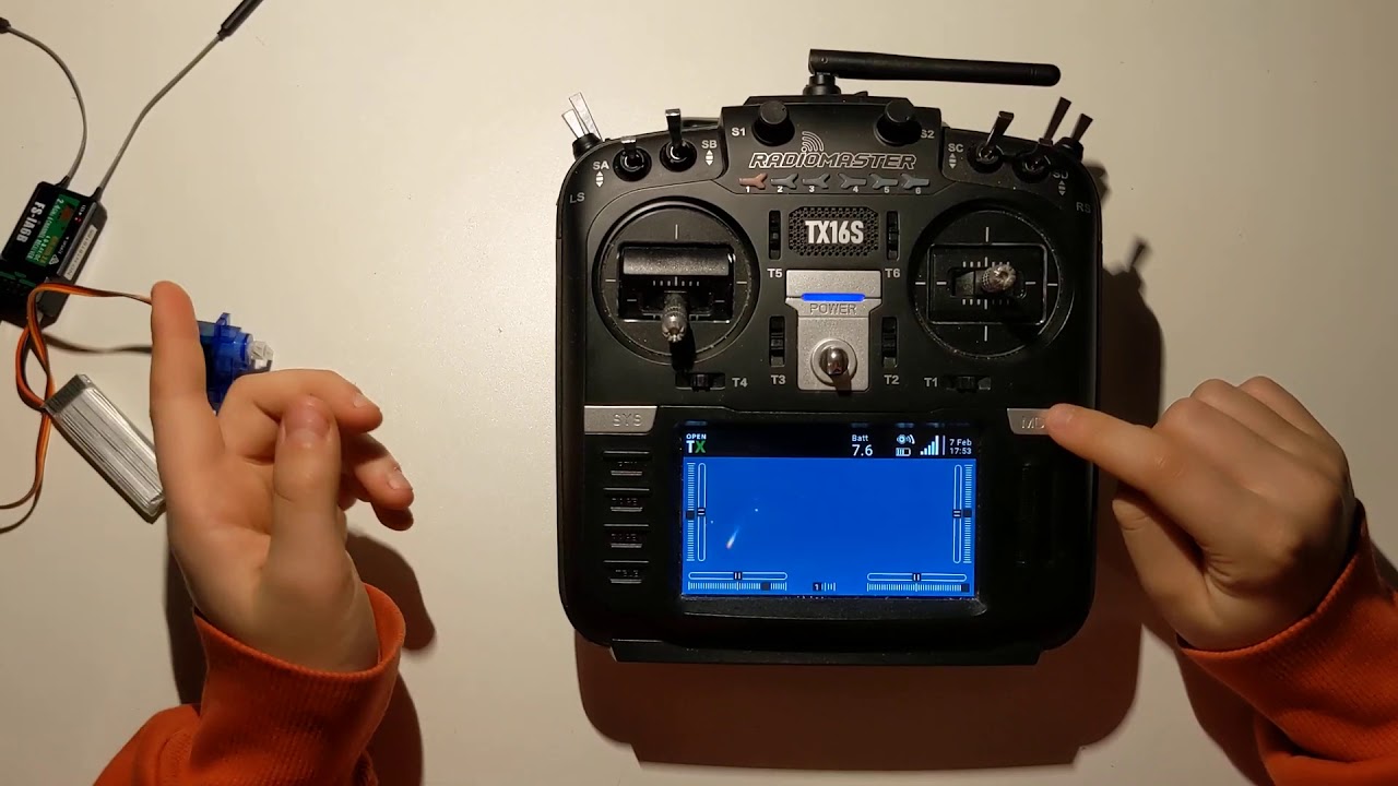 TX16s Telemetrie Daten anzeigen.