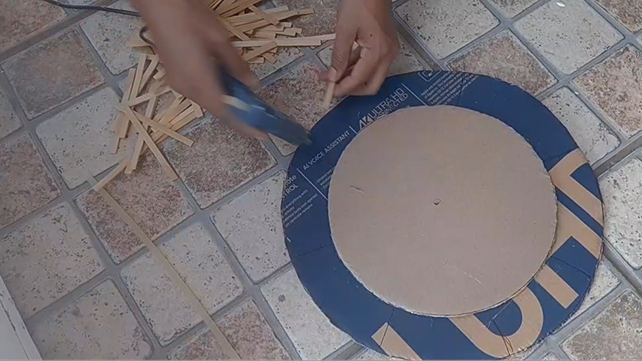 COM  POUCOS MATERIAIS VOCÊ É CAPAZ DE FAZER UMA LINDA ARTE
