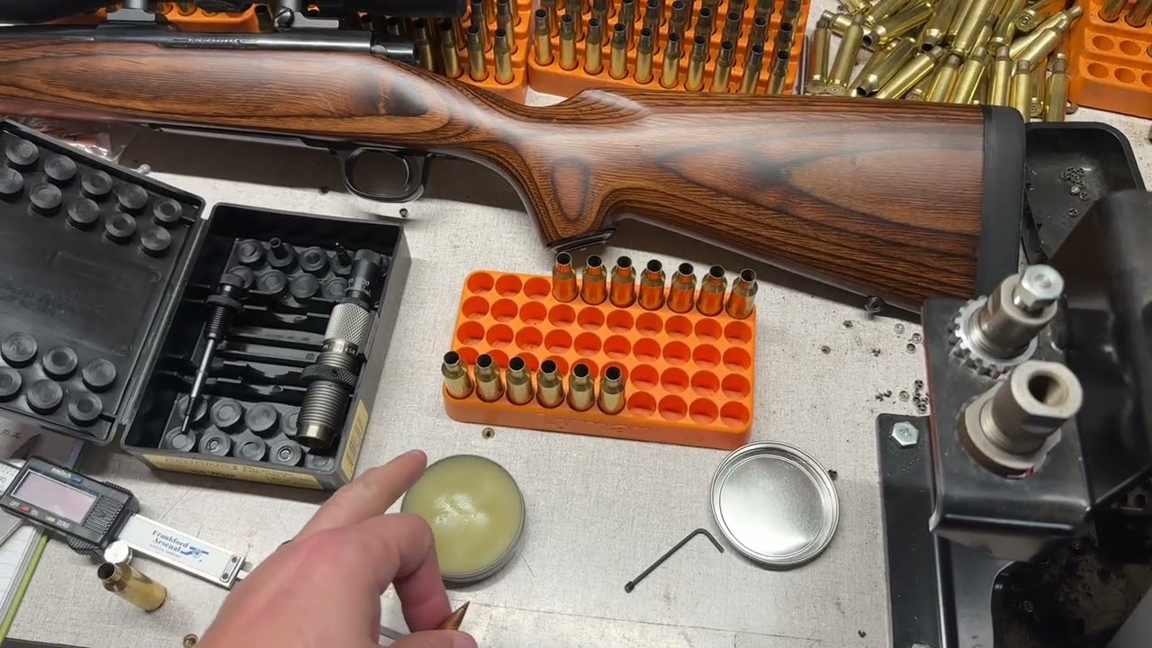 Перезаряжание патронов для винтовки Winchester Model 70 калибра 300 WSM 🎯👍🏻
