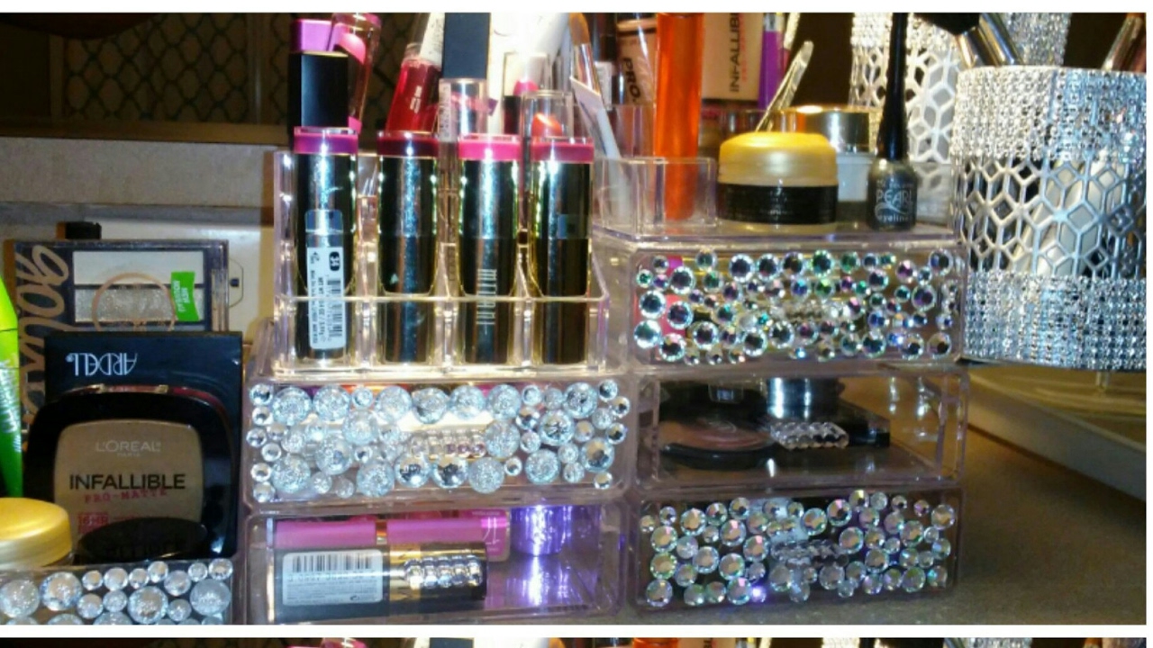 Dollar Tree DIY|  Acrylic Makeup Organizer with Floating Brush Holders