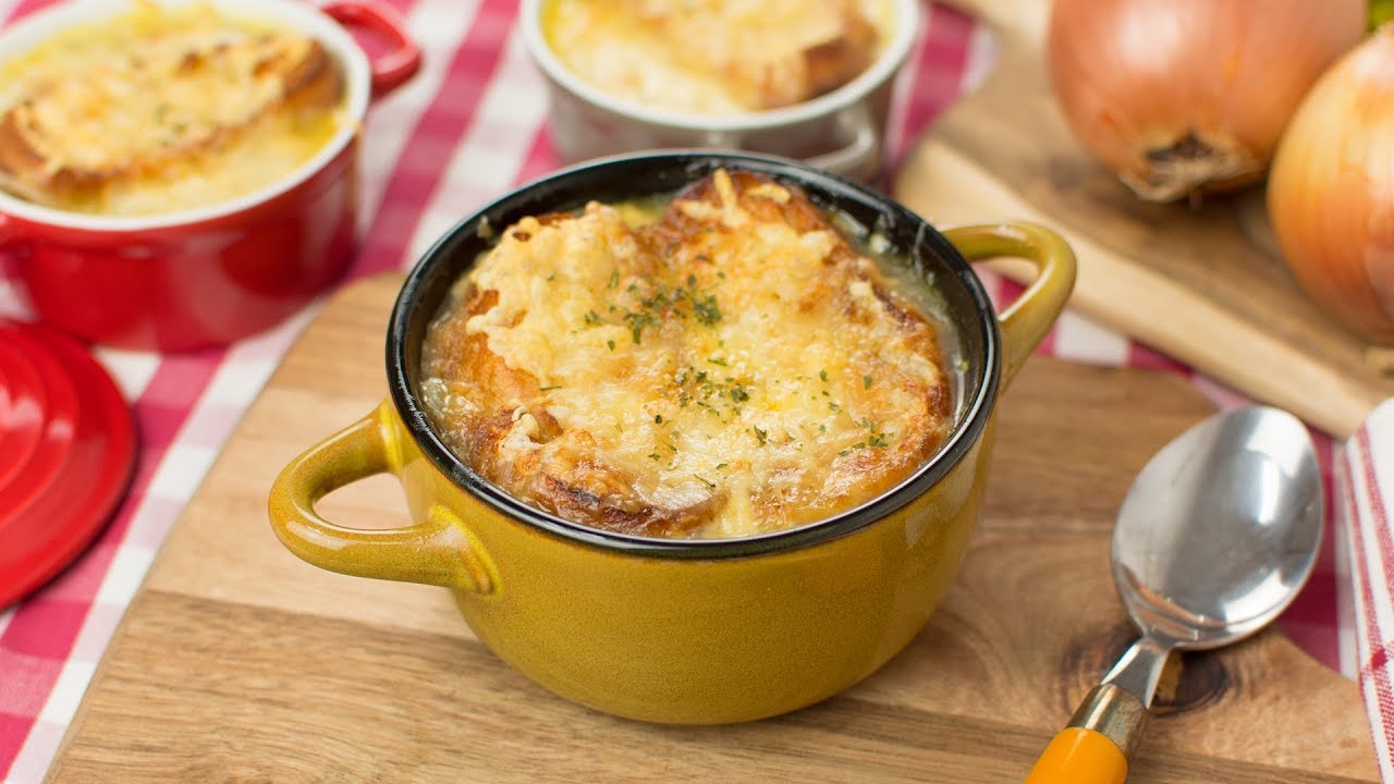 SOPA DE CEBOLLA CON QUESO GRATINADO