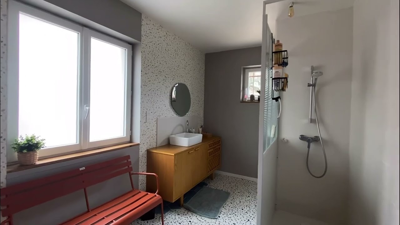 PROPRIÉTÉ RÉNOVÉE CENTRE VILLE SEMUR-EN-AUXOIS AVEC GARAGE ET JARDIN 