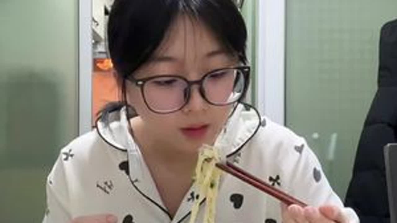 元宵节我们也不放假，继续给高一娃做早餐🥣#学生餐 #陪读妈妈用抖音记录生活 #早餐 #vlog十亿流量扶持计划