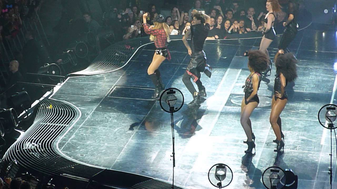 Beyonce Mrs Carter Show Barcelona Get me bodied