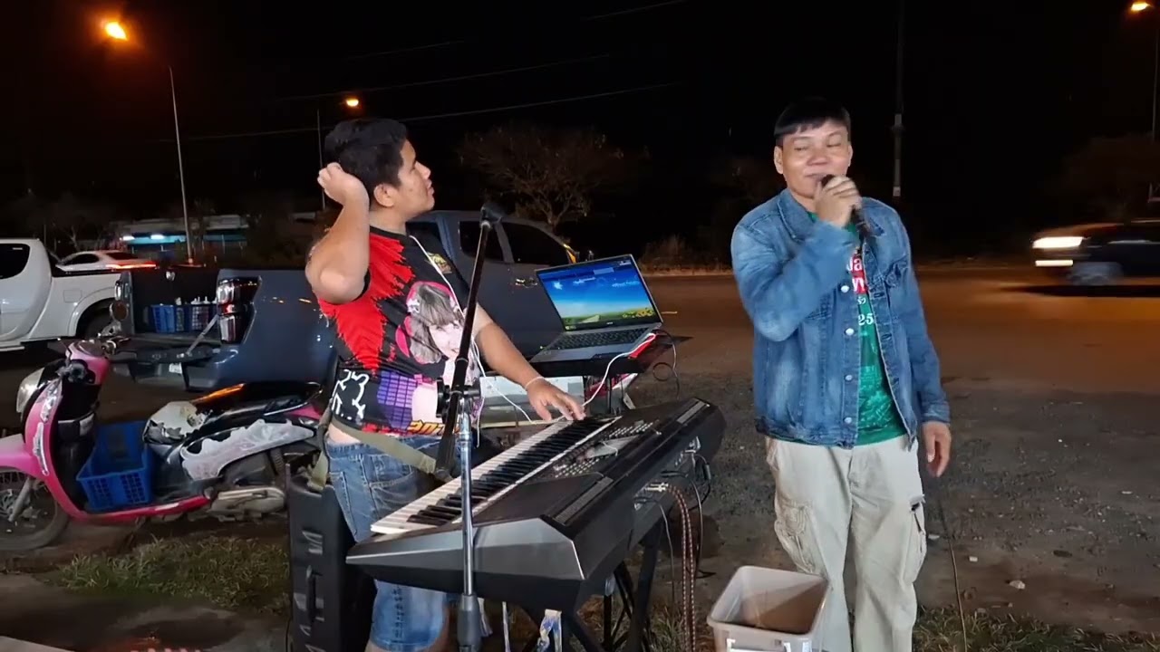 ลำเพลินเบรกแตกกับหมอลำปริญญาถิ่นขาม