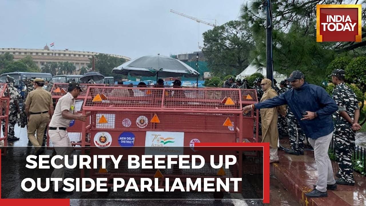 Section 144 imposed In Delhi | Para Forces & Delhi Police Deployed To Block Congress MPs March