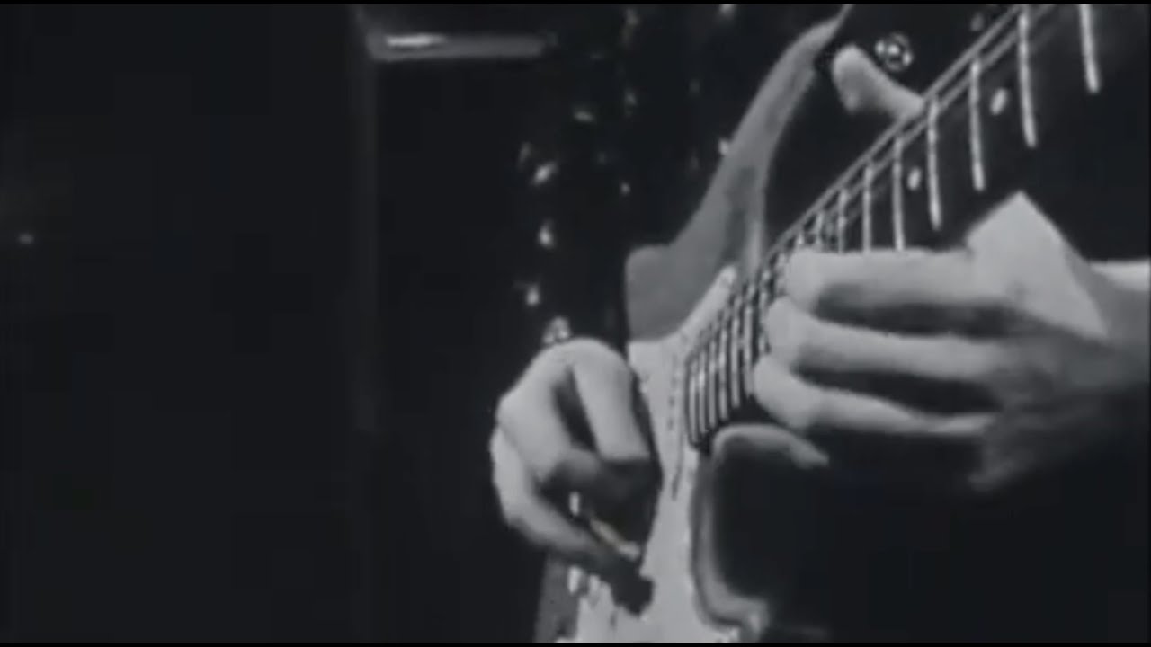 Kevin Ayers with Steve Hillage on guitar - Paris Dec 1972