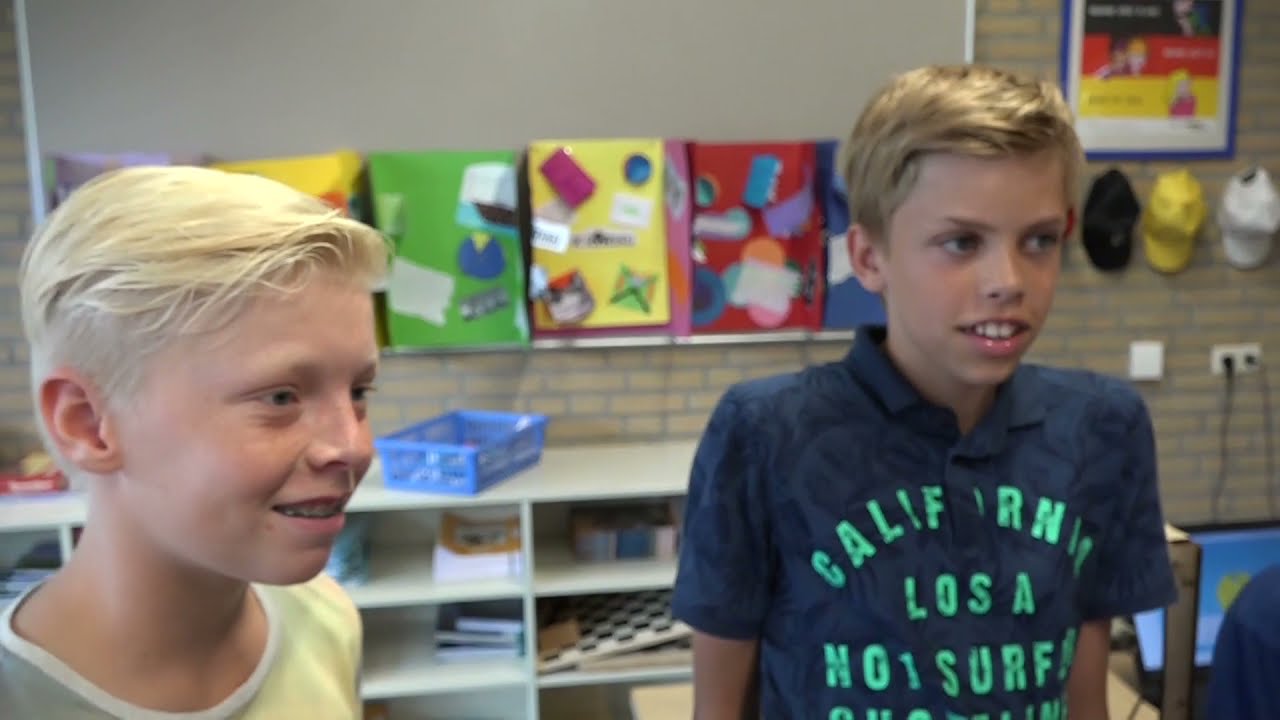 8297b Gaarlandtschool Nijeveen gr.8, uitleg 3d printer, met juf Ineke 2016