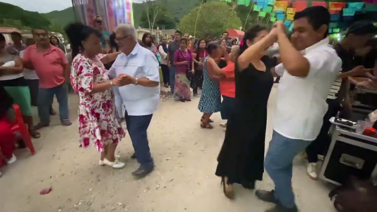 La Bamba Orquesta y DANZONERA Quimera en Apazapan Veracruz