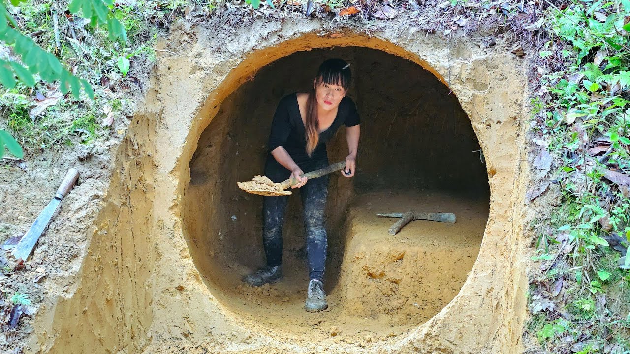 Build a secret underground shelter in the rainforest - survive alone