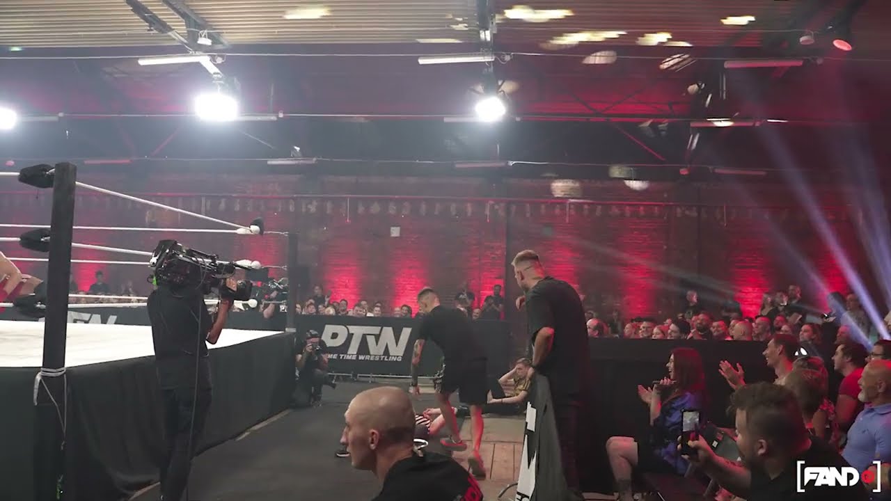 Dawid Malczyński nokautuje sędziego podczas gali PTW THE MYSTERY