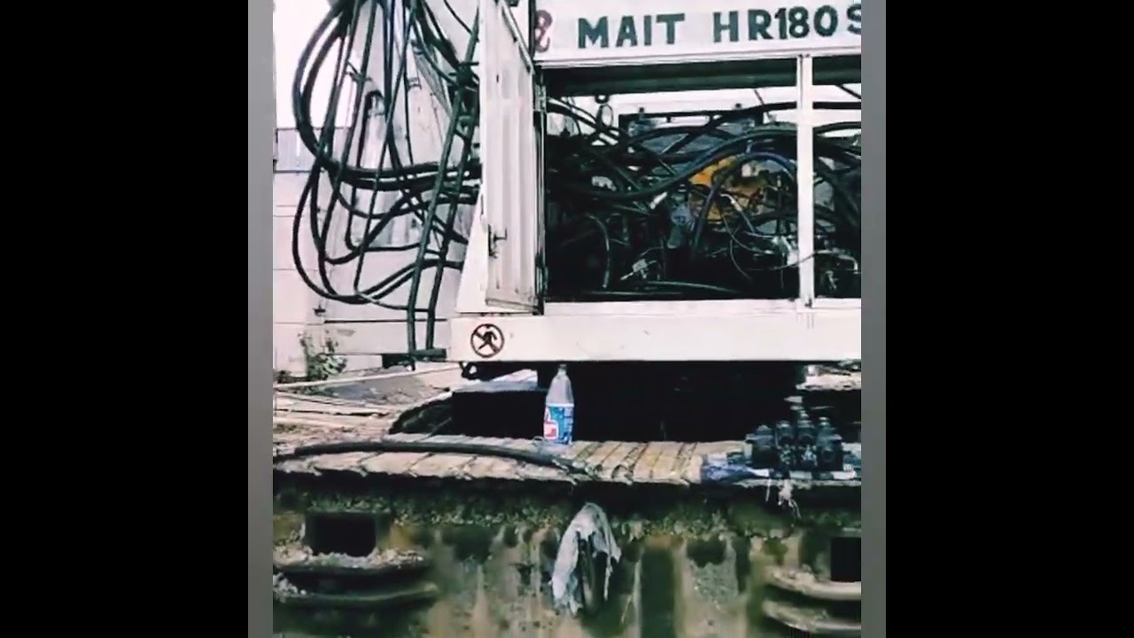 #mait HR180 #grab Maintenance work at site #pailling machines @pramangshudutta On site #delhi