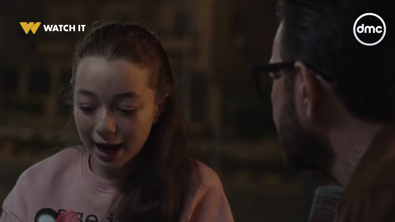 وسط الخوف والتهديد 😨  لينا عرفت تلاقي طريقة علشان تقول لشريف إنها في خطر هي وصحابها بسبب اللعبة 🤫