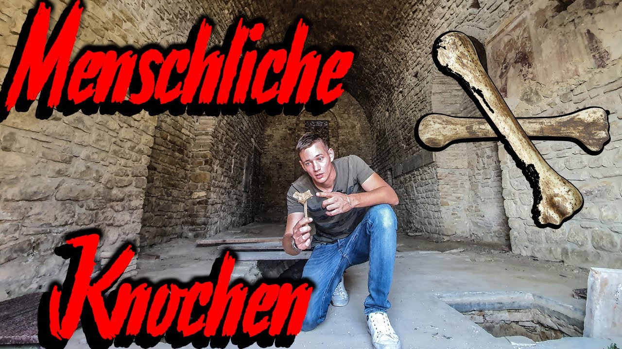 Menschliche Knochen in der einsamen Kirche I Die Gruft I Lost Places Italien
