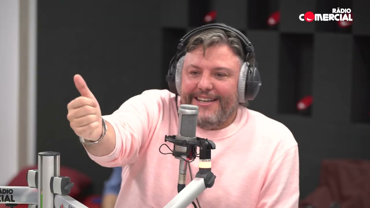 Rádio Comercial | Um homem que muda de personalidade de dez em dez segundos - Rebenta a Bolha