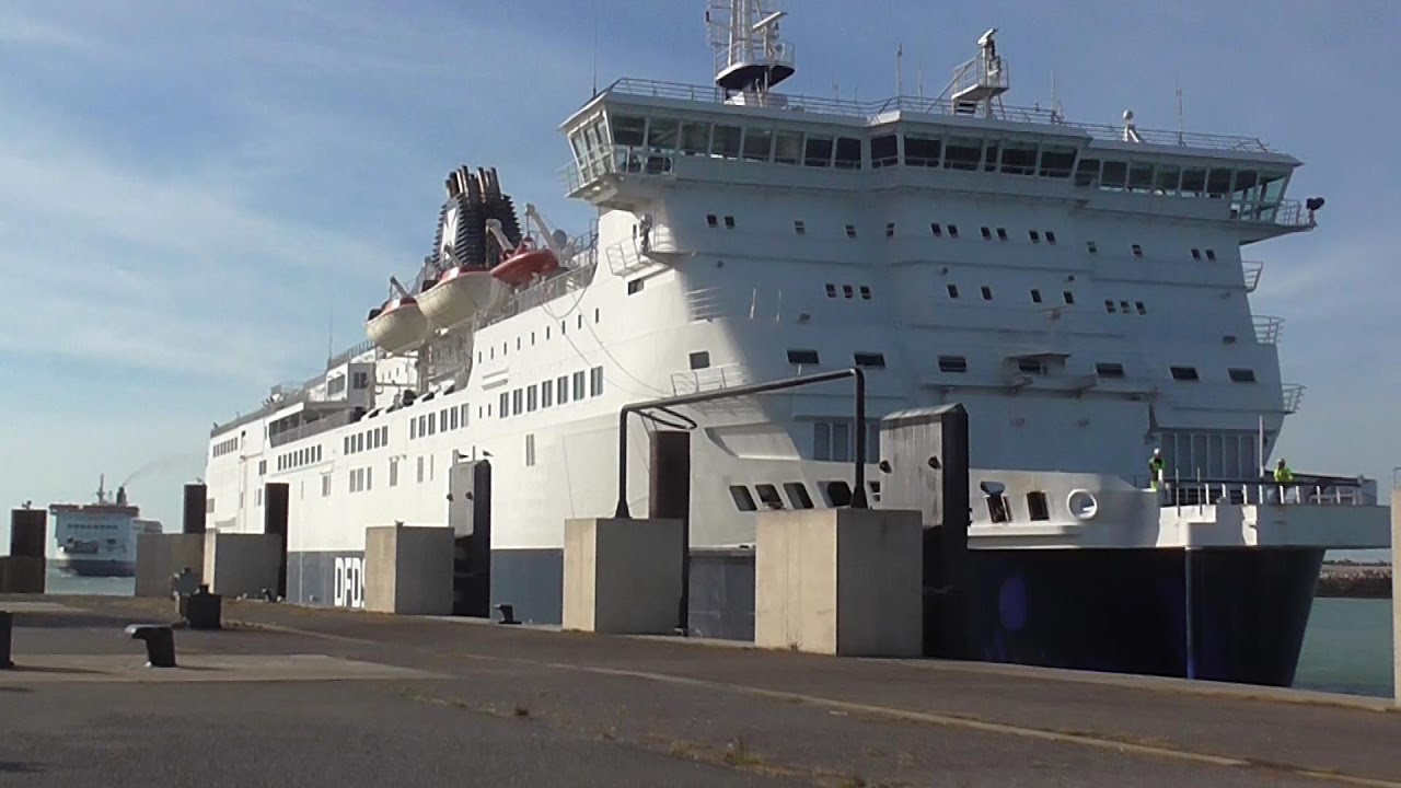 P&O Ferries and DFDS Seaways at Calais ferry port
