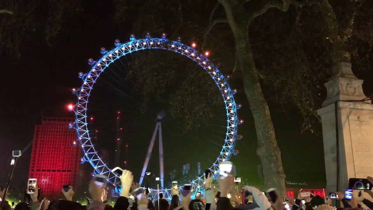 LondonNYE 2017 Auld Lang Syen