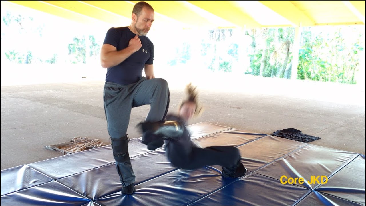 How to execute the Silat Sapu technique - Core JKD Clinch Range