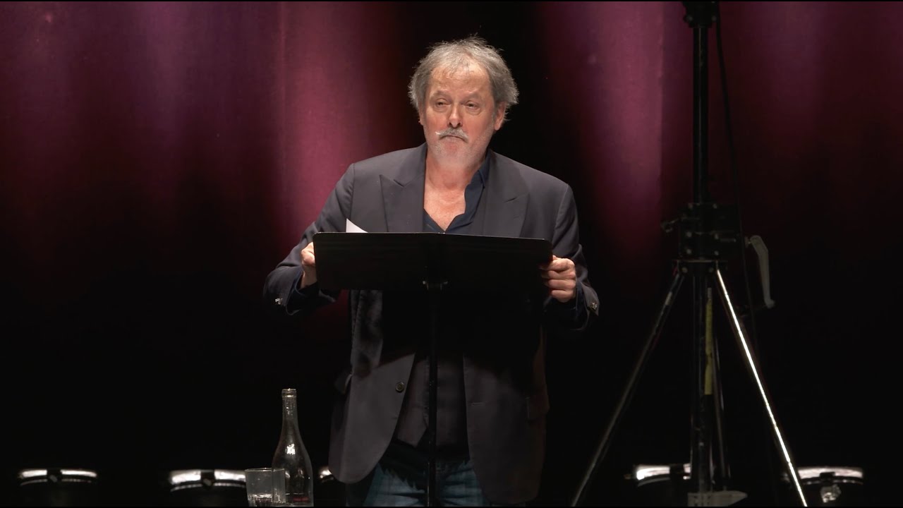 Abb&eacute; Pierre le pr&eacute;dateur