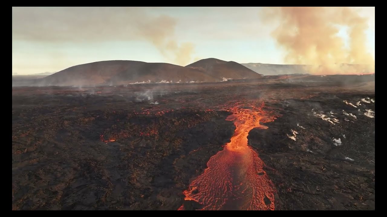 Sundhnukagigar-eruption-Iceland_21-11-24