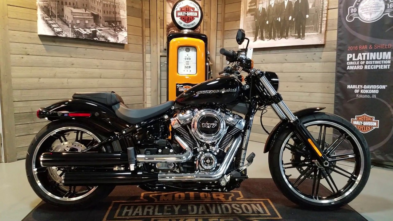 2018 Harley Davidson Softail Breakout FXBR vivid black