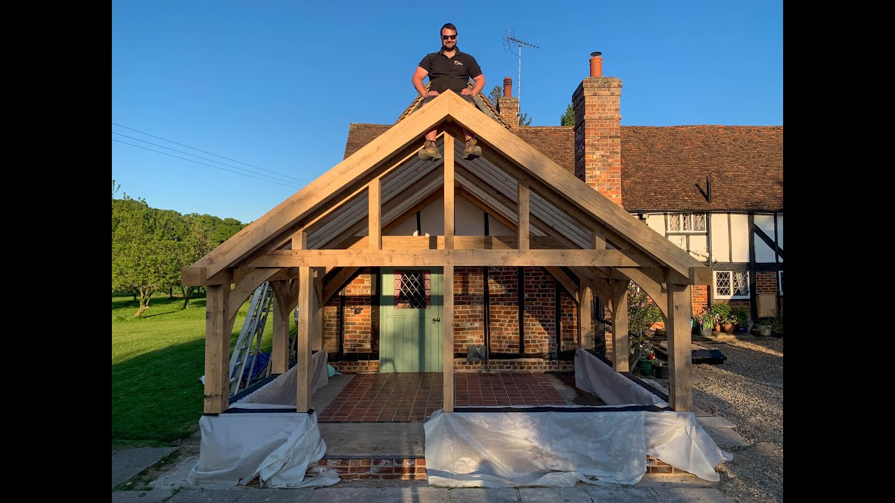 Oak Cruck Frame Garden Room Install In A Day!! 360 Time-lapse