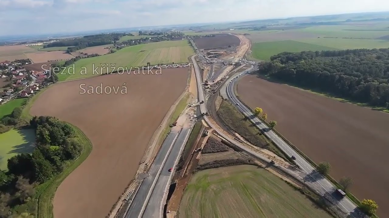 10. přelet budované dálnice D35 Hořice - Sadová - Plotiště