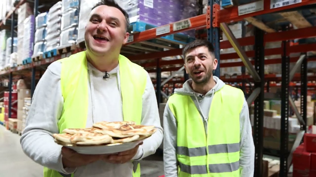 Am livrat glume și plăcinte angajaților din depozit