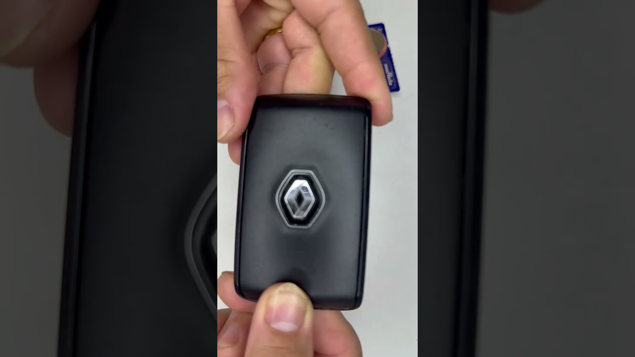 Como cambiar la pila de un mando renault #renault                       #dacia