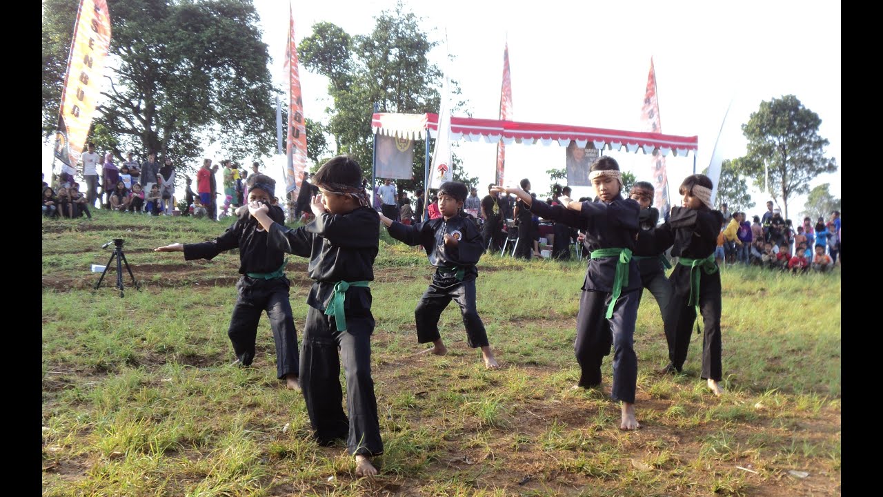 PENCAK SILAT DHARMA PUSAKA PANCA INDRA || PENTAS SENI BUDAYA KREATIF MANGLAYANG MIDANG 2013