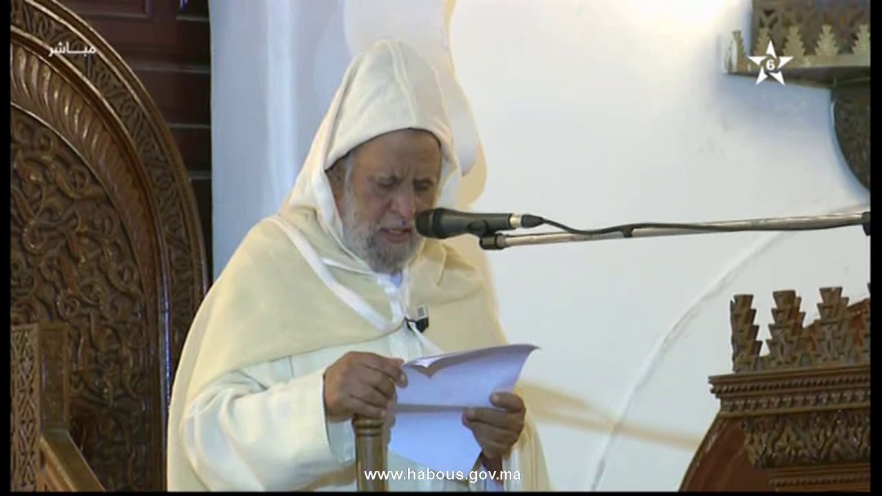 أمير المؤمنين يؤدي صلاة الجمعة بمسجد الكتبية بمراكش.