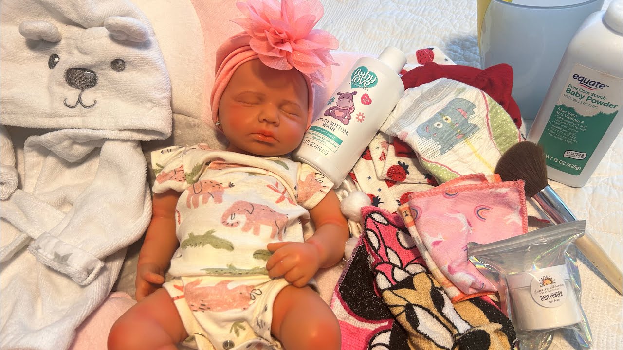 Купание и кормление силиконового пупса Наоми 👶🏽🍼🍼Ролевая игра
