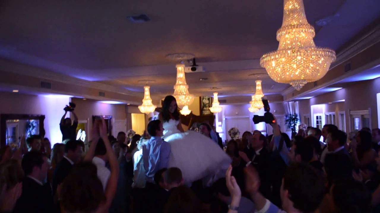 Hora Circle Dance at a Grand Tradition Estate Wedding