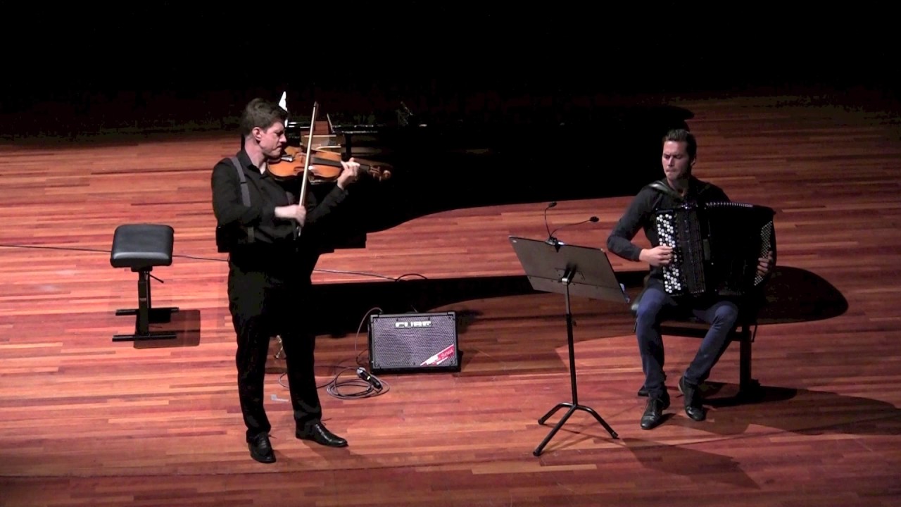 Pablo Sarasate-Zigeunerweisen on violin and accordion
