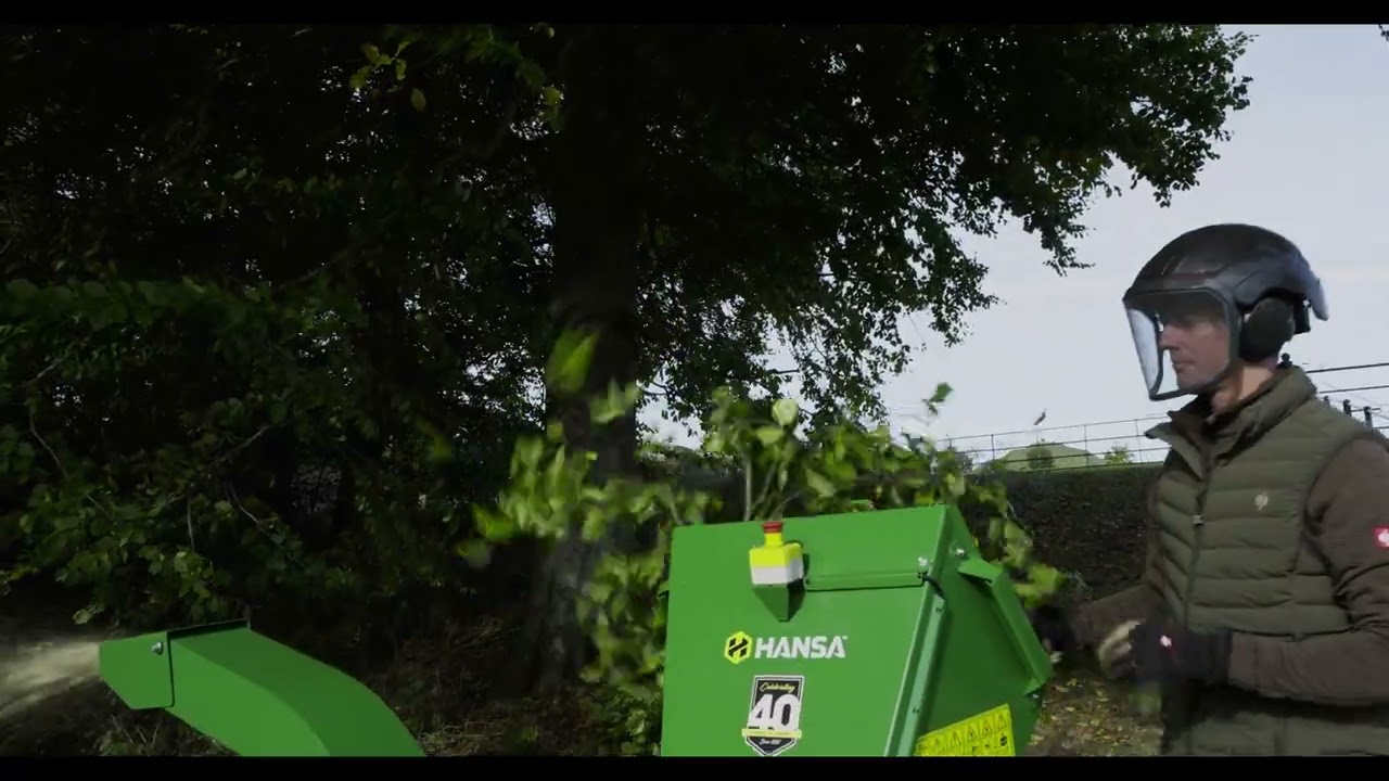 HANSA C13 WOOD CHIPPER | SMALLHOLDING | Product video | 90mm chipping capacity