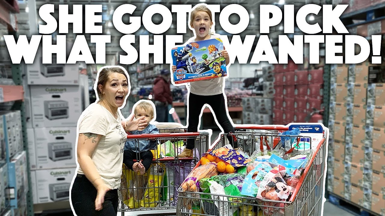 OUR 5 YEAR OLD PICKS OUR GROCERIES AT COSTCO!