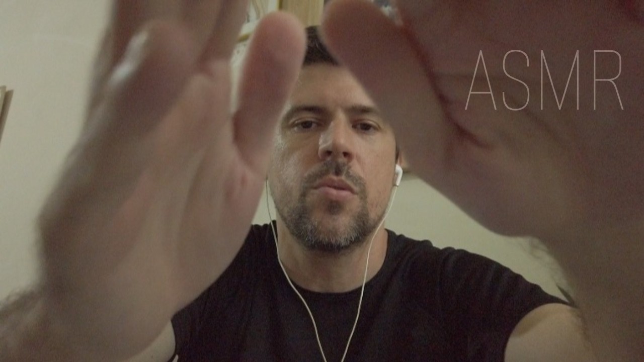 ASMR  MASSAGEM NA CABEÇA  INSPIRADO NOS VÍDEOS INDIANOS (CARROS E PESSOAS FALANDO DE FUNDO)