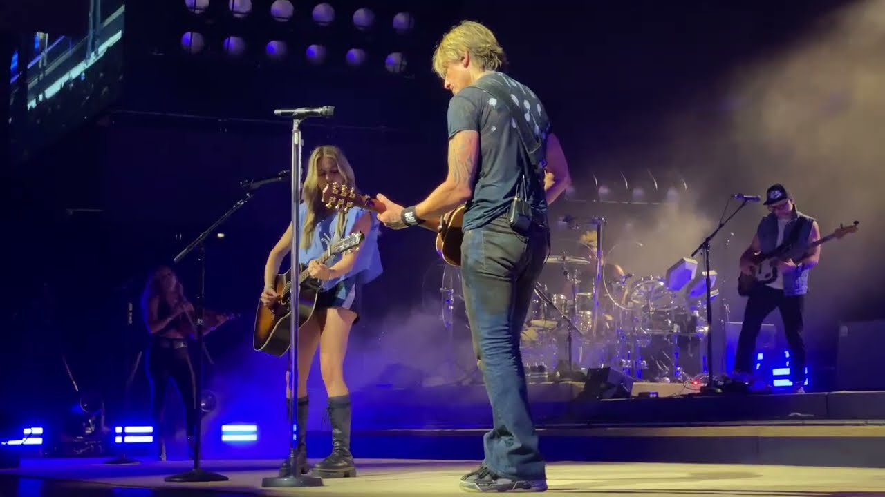 Keith Urban - Landslide - 10/17/2025