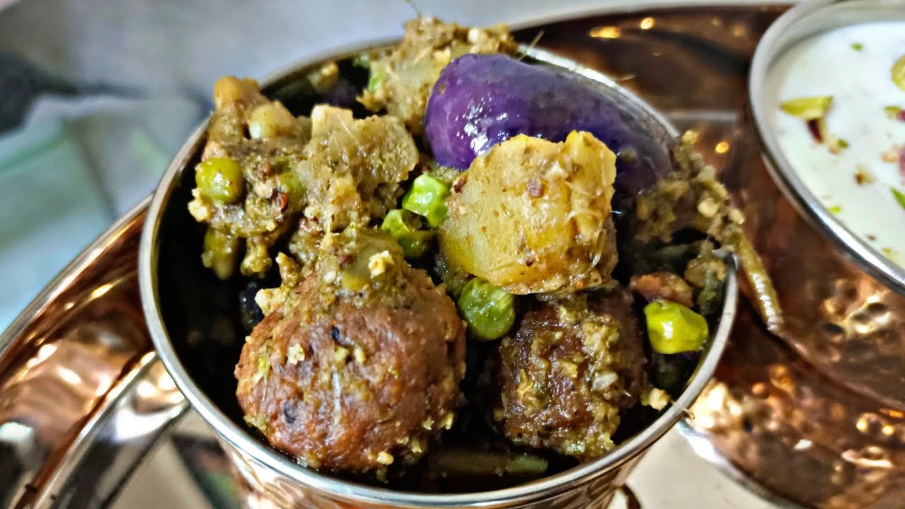 गुजराती उंधियू रेसिपी | Undhiyo Recipe | Gujarati Undhiyu | Surti Undhiyu | Oondhiya | Oondhiyo