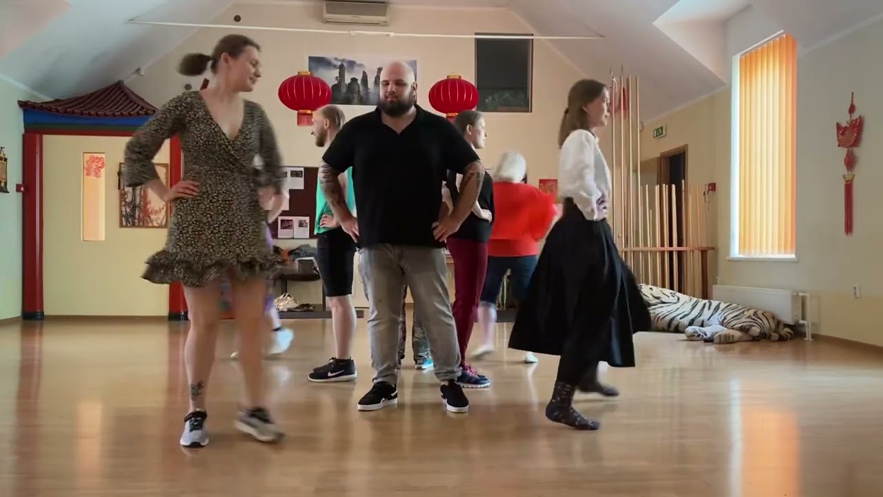 Конский бранль. Полный танец.