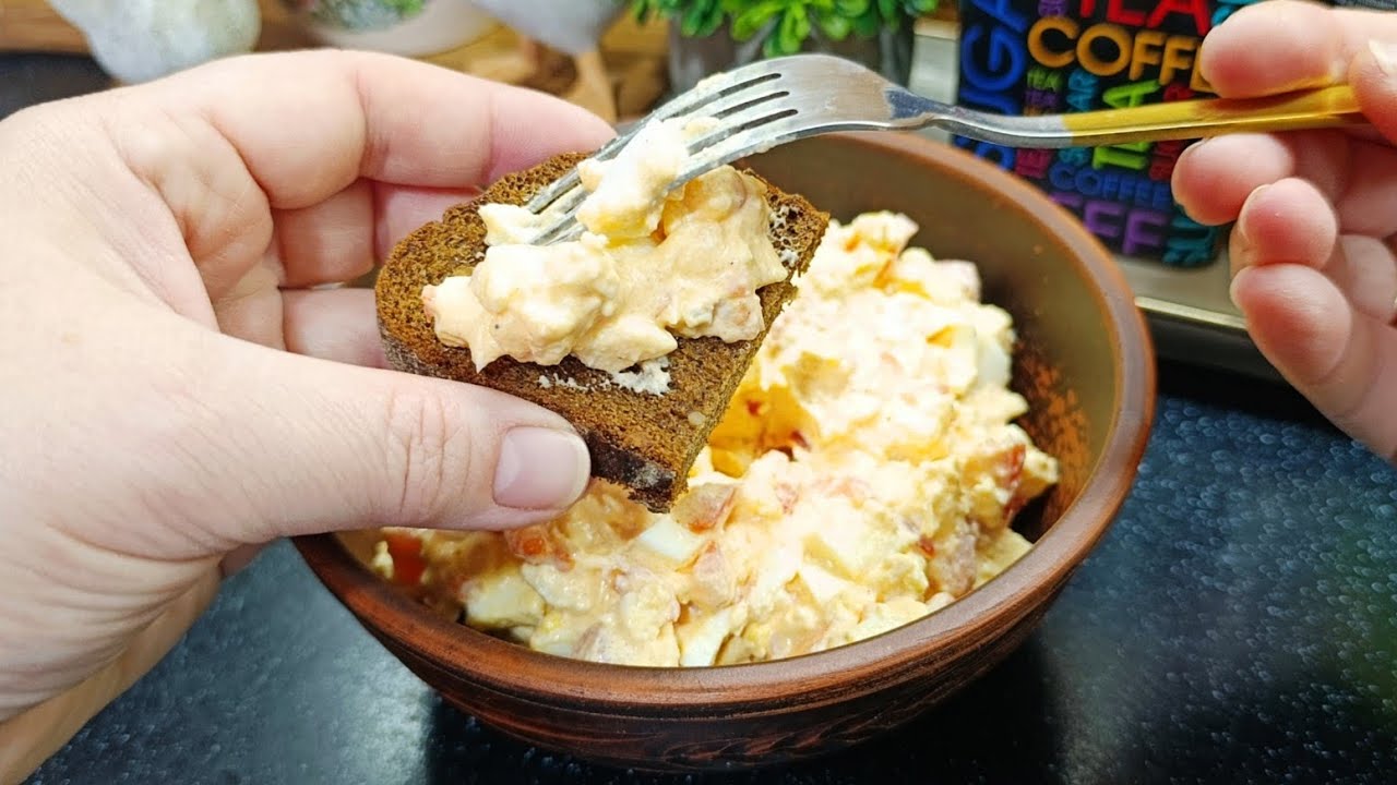 🥗 Вкусный, необычный салат с яйцом и плавленым сырком!