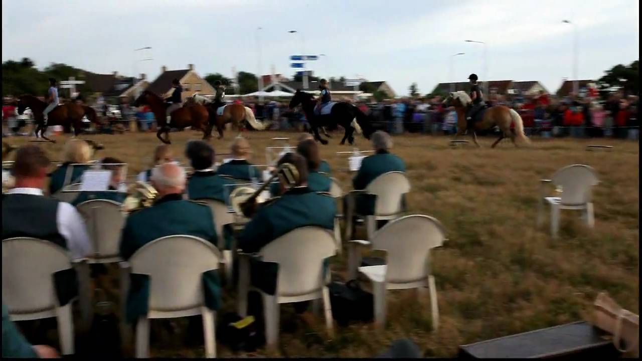 stoelendans in Ballum op Ameland in 2010.avi