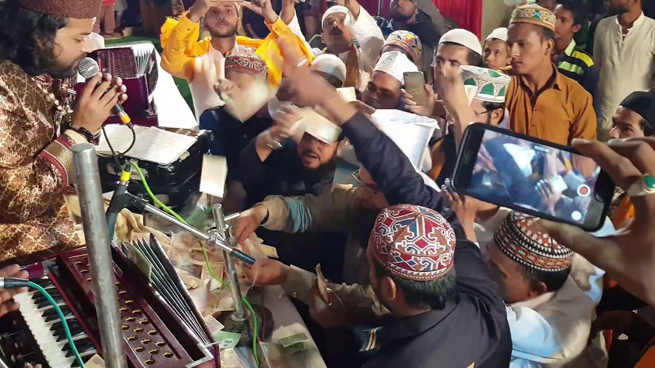 Junaid Sultani performing Taranaye Ashrafi in Mehfil-e-Nurani Miyan in Kota (Rajasthan)