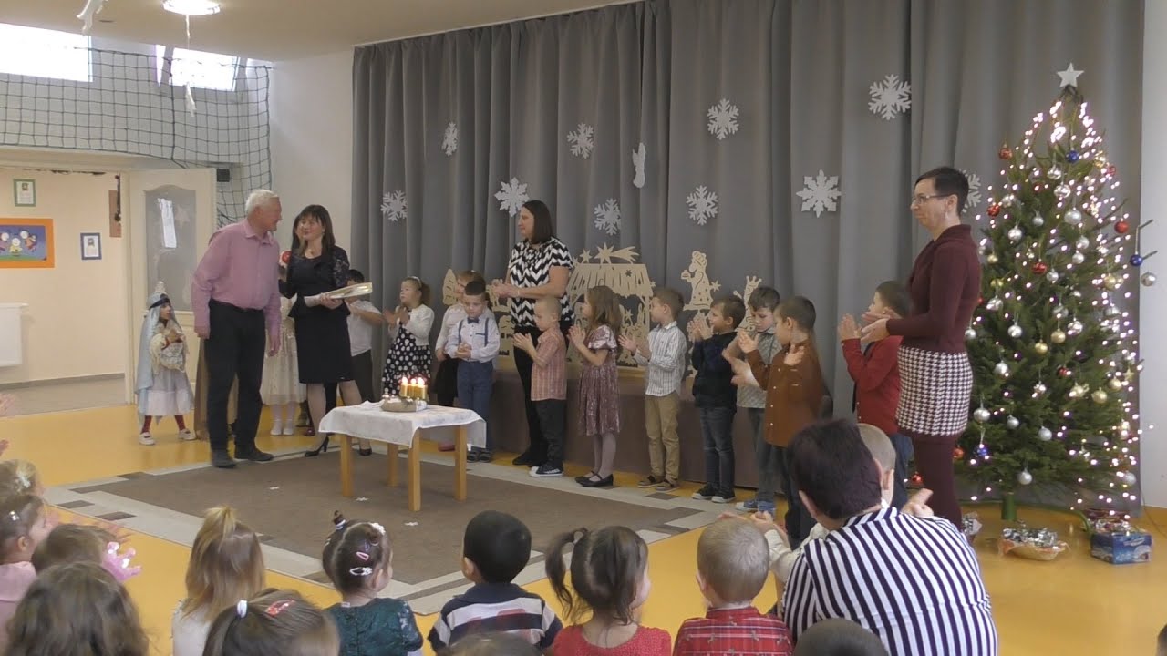 A pénzásási óvoda karácsonyi műsora Ácson