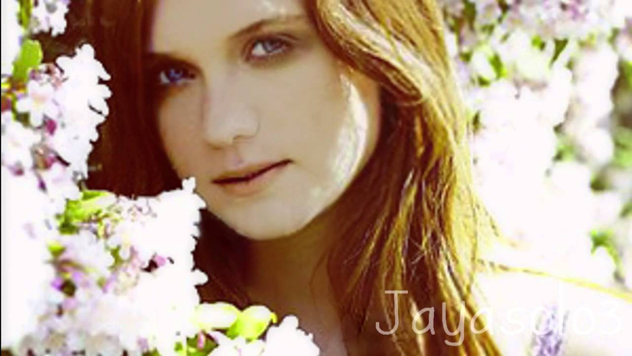 [Bonnie Wright]- W a n t e d