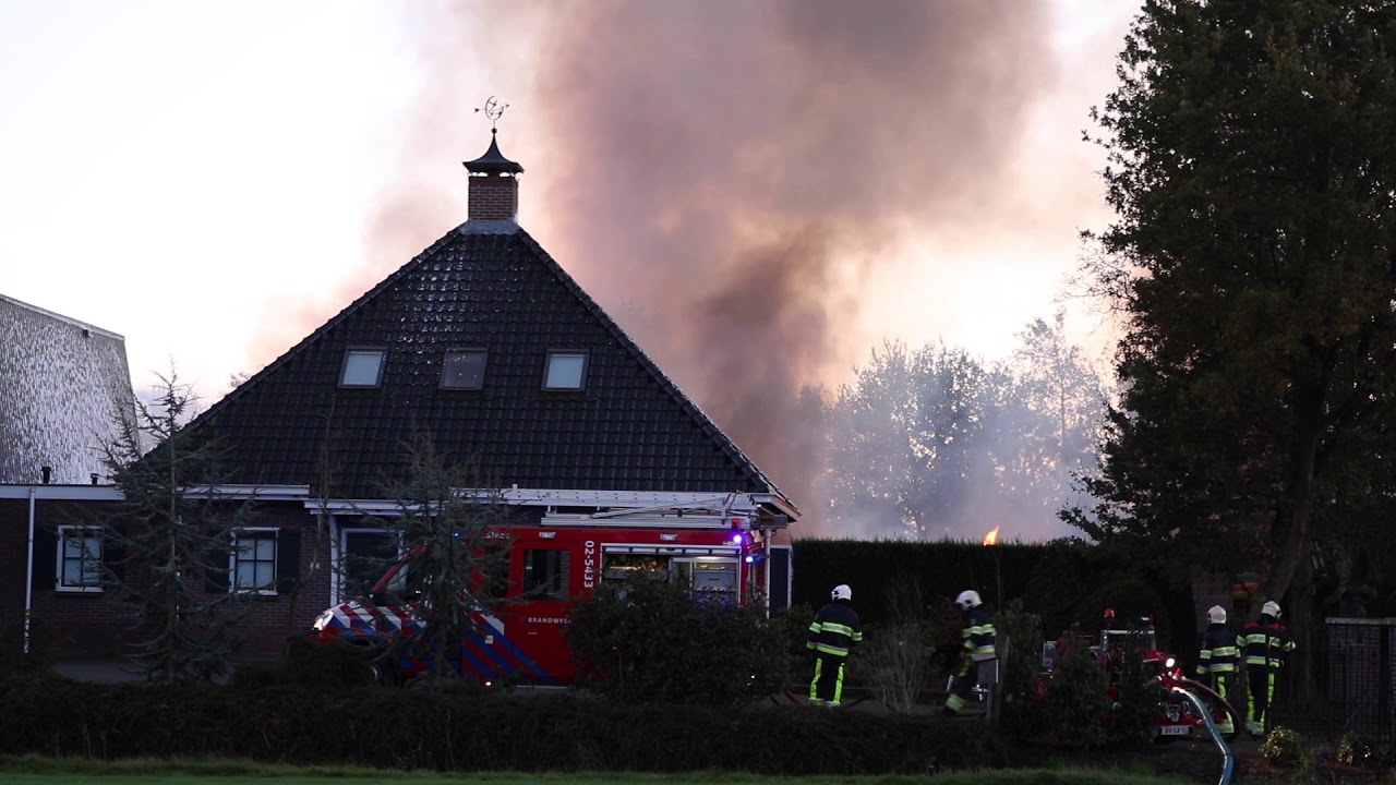 Zwaargewonde en dode bij grote brand Sint Nicolaasga