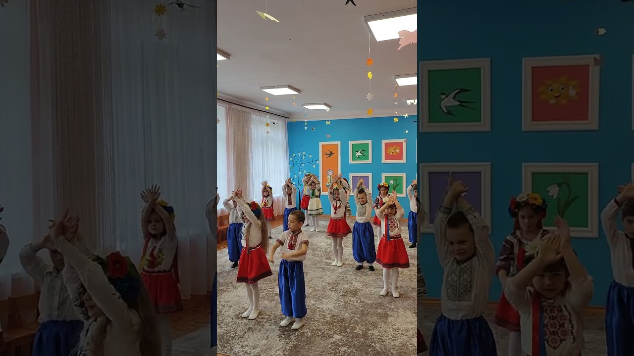 Дитячими долонями врятуєм Україну.   Наталія Май.