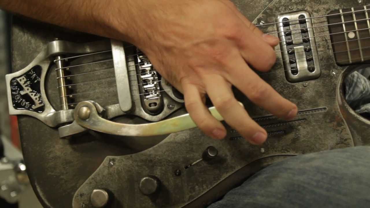 Trussart Deluxe Steelcaster Guitar Demo Video Review