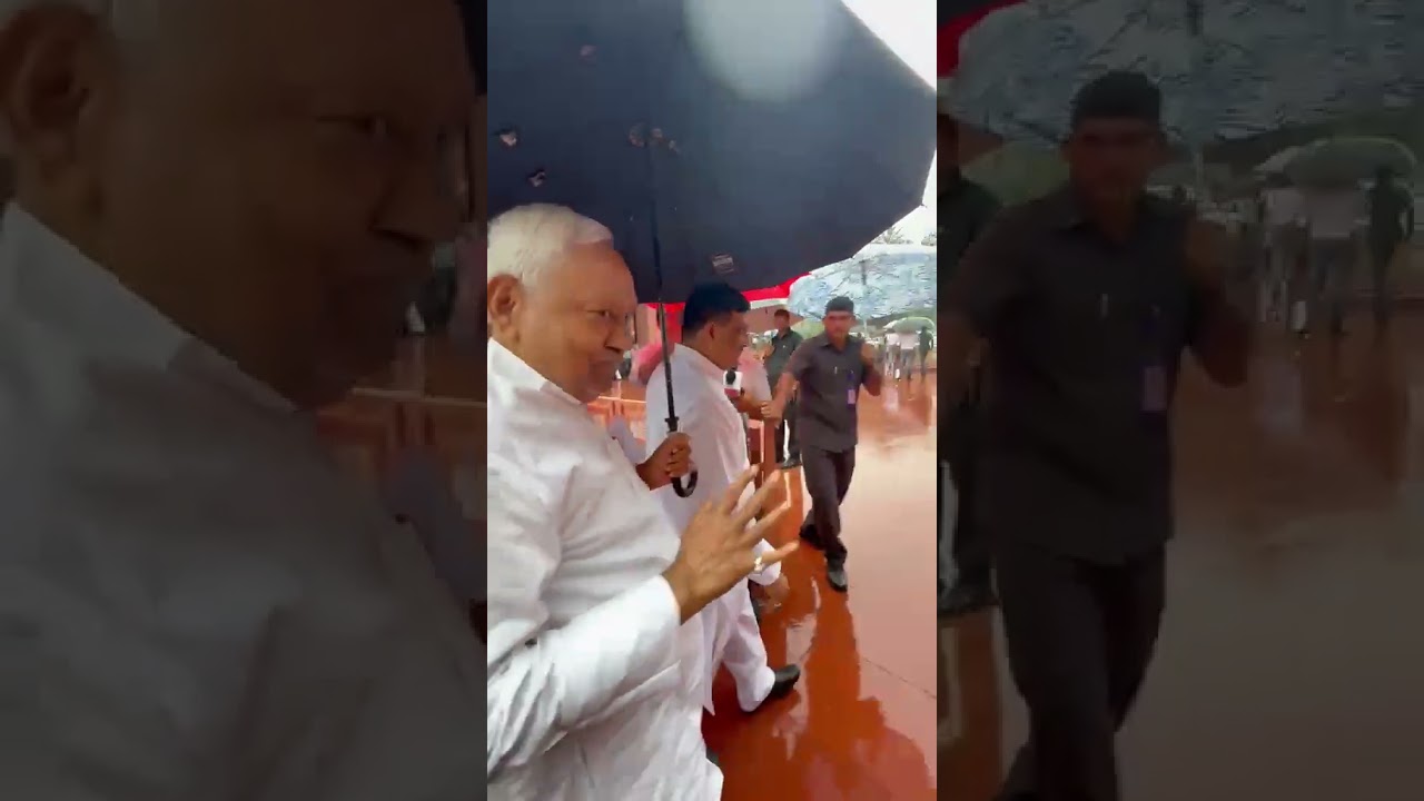 🌧️ Amid Rain, Nitish Kumar Arrives for Parliament Session with JDU Leader Sanjay Jha #nitishkumar