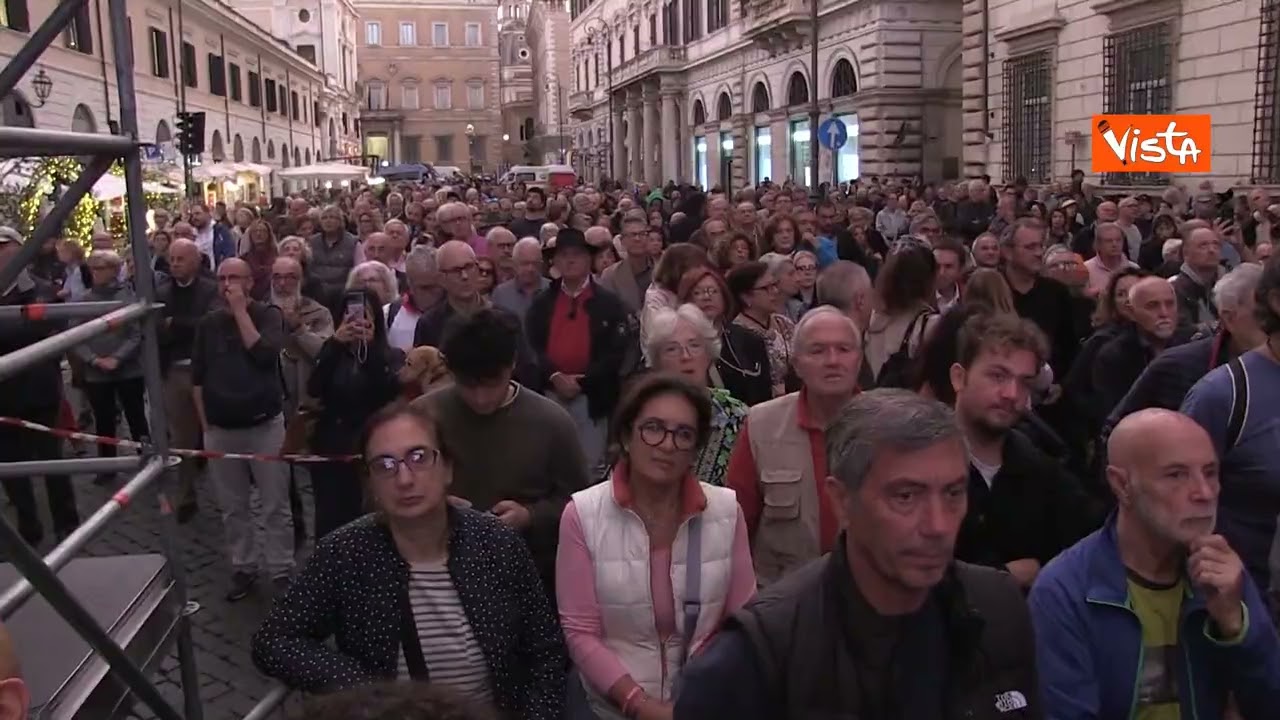 Viva la Stampa Libera, la manifestazione del M5s a Roma per Sigfrido Ranucci, le immagini